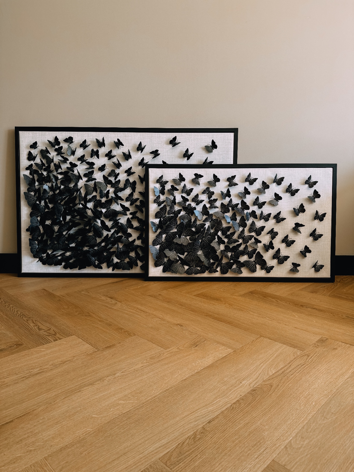 Twee grote wanddecoraties met vlinders